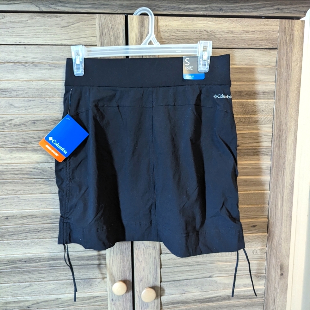 NWT Columbia Skort active fit Omni shade size S sportswear black skirt